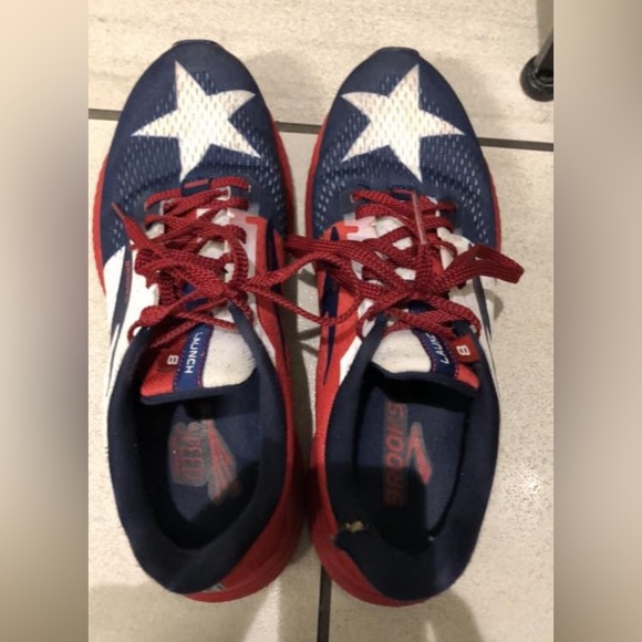 Ladies size 9.5 captain America brooks - Picture 2 of 4